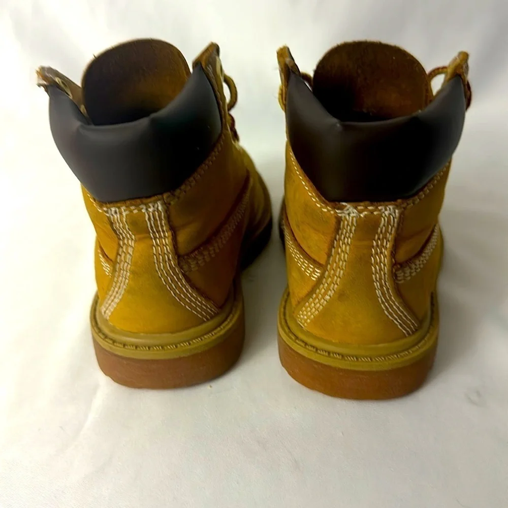 Timberland Classic Waterproof Boots Toddler Kids Size 5 Wheat Nubuck Lace Up
